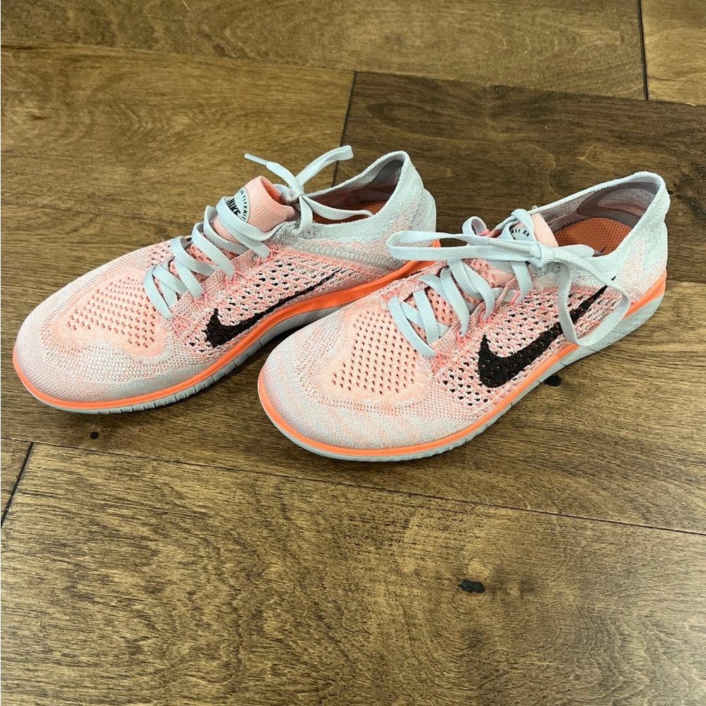 Women’s Nike Free Run Sneakers Size 7.5